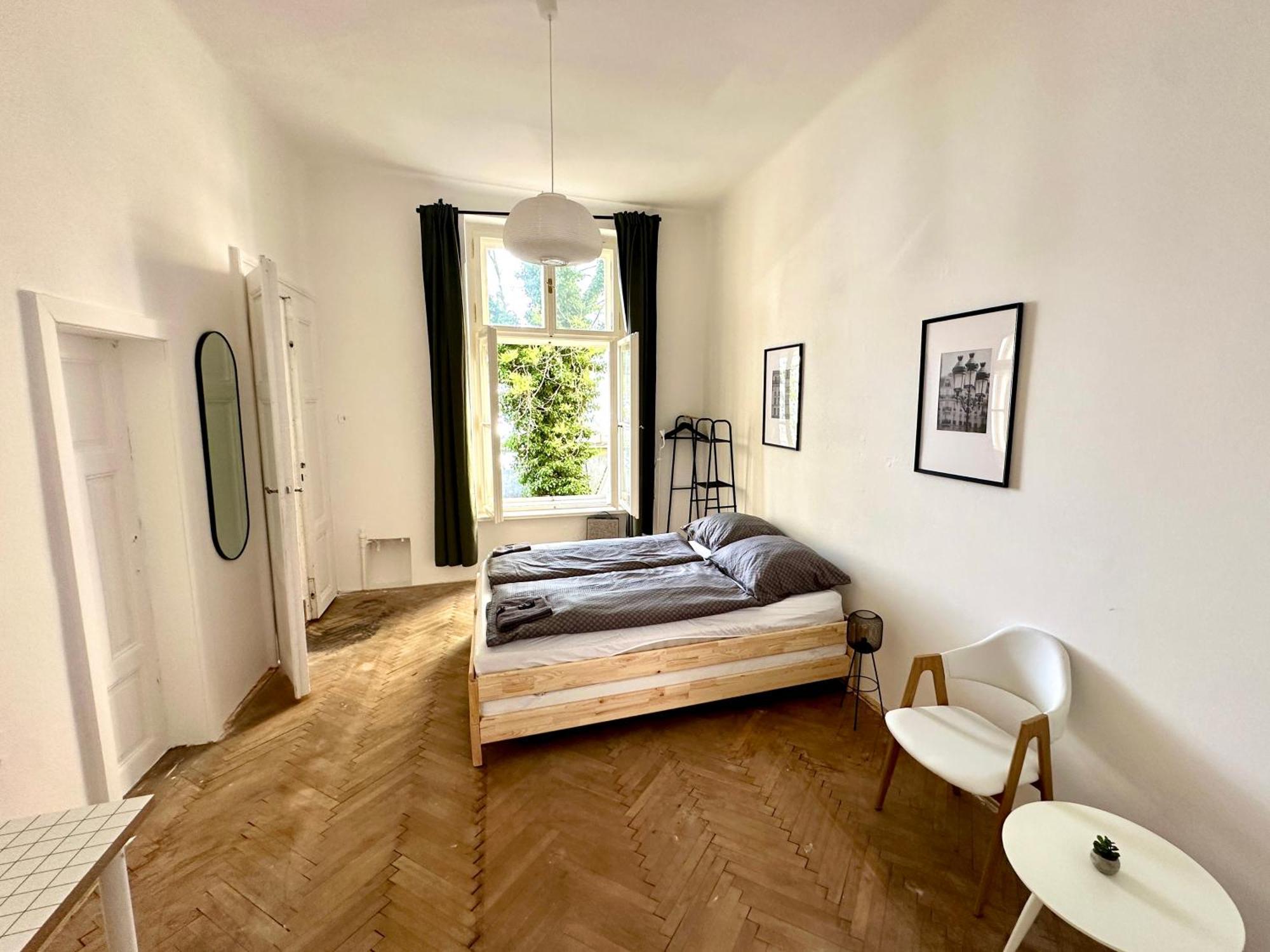 Location In Prague! 4 Bedrooms And Super Host! Praag