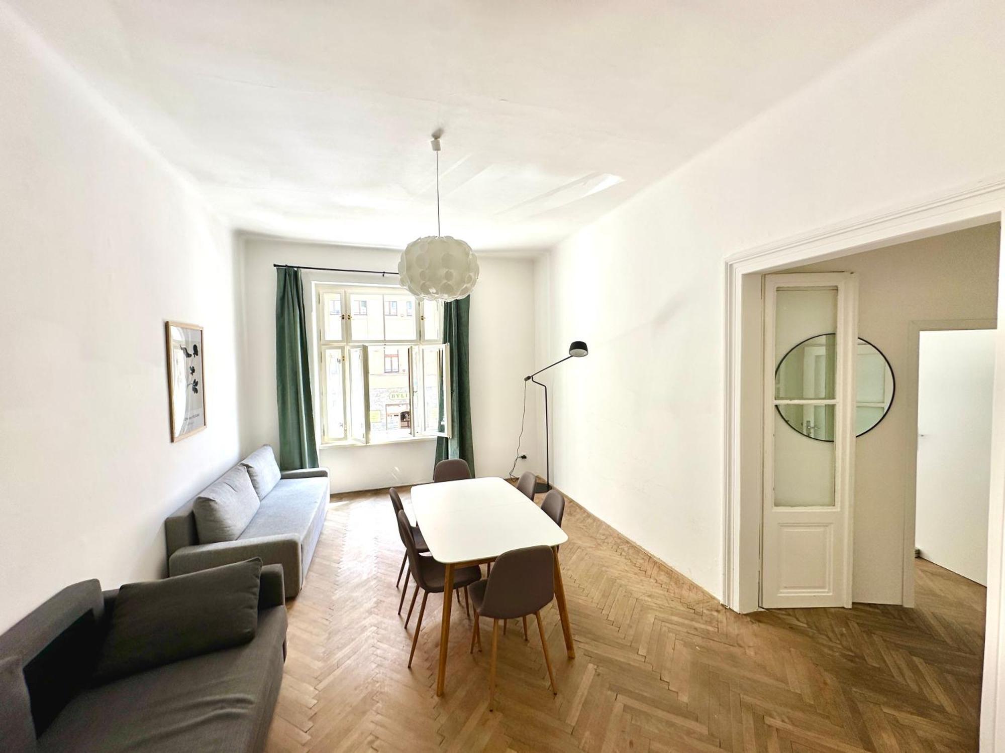 Location In Prague! 4 Bedrooms And Super Host! Appartement *